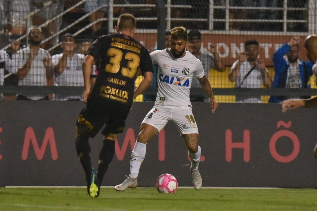 Gabriel marcou o gol da vit&oacute;ria do Santos sobre o Corinthians