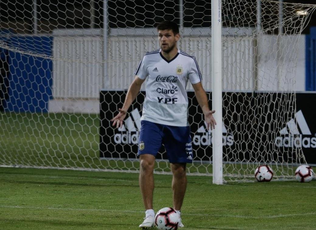 Kannemann brincou ao falar sobre cortes de jogadores do River
