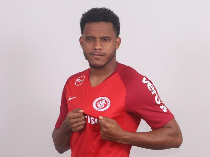 Rithely ainda n&atilde;o tem data para fazer a estreia oficial no Inter