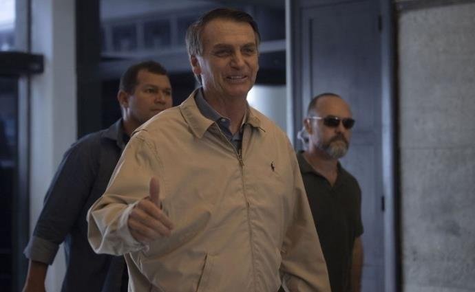 Candidato do PSL classifica facada na regi&atilde;o do abd&ocirc;men como atentado
