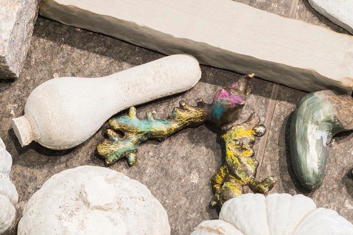 Obra de Erika Verzutti integra exposi&ccedil;&atilde;o