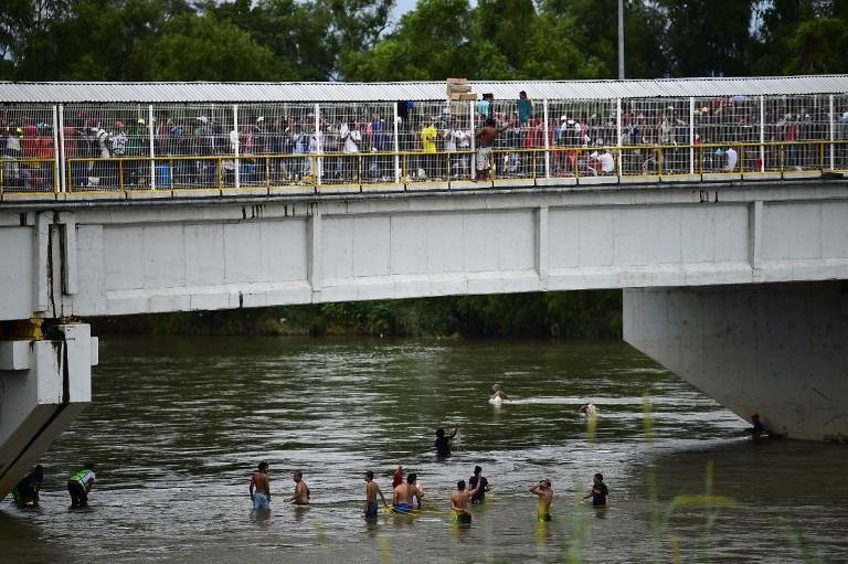 Ponte sobre o rio que une o M&eacute;xico e a Guatemala