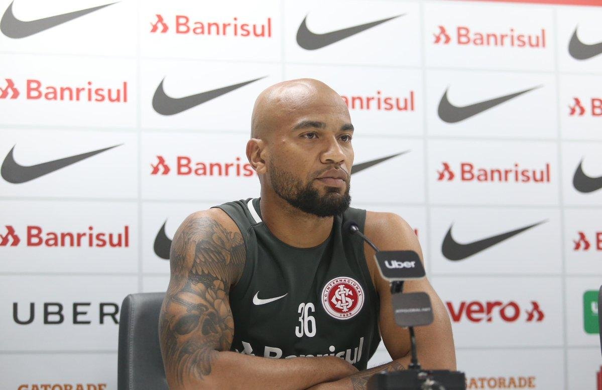 Zagueiro est&aacute; recuperado de les&atilde;o e fica &agrave; disposi&ccedil;&atilde;o de Odair