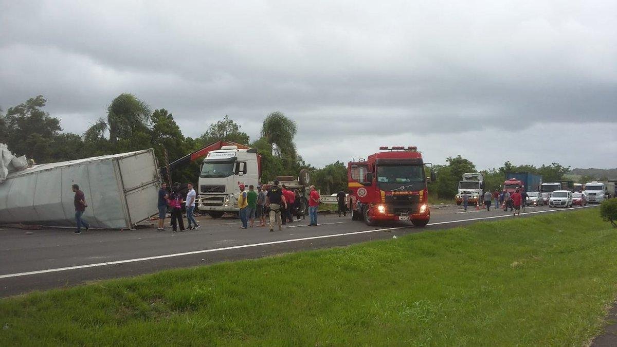 Colis&atilde;o ocorreu no km 20, em Santo Ant&ocirc;nio da Patrulha