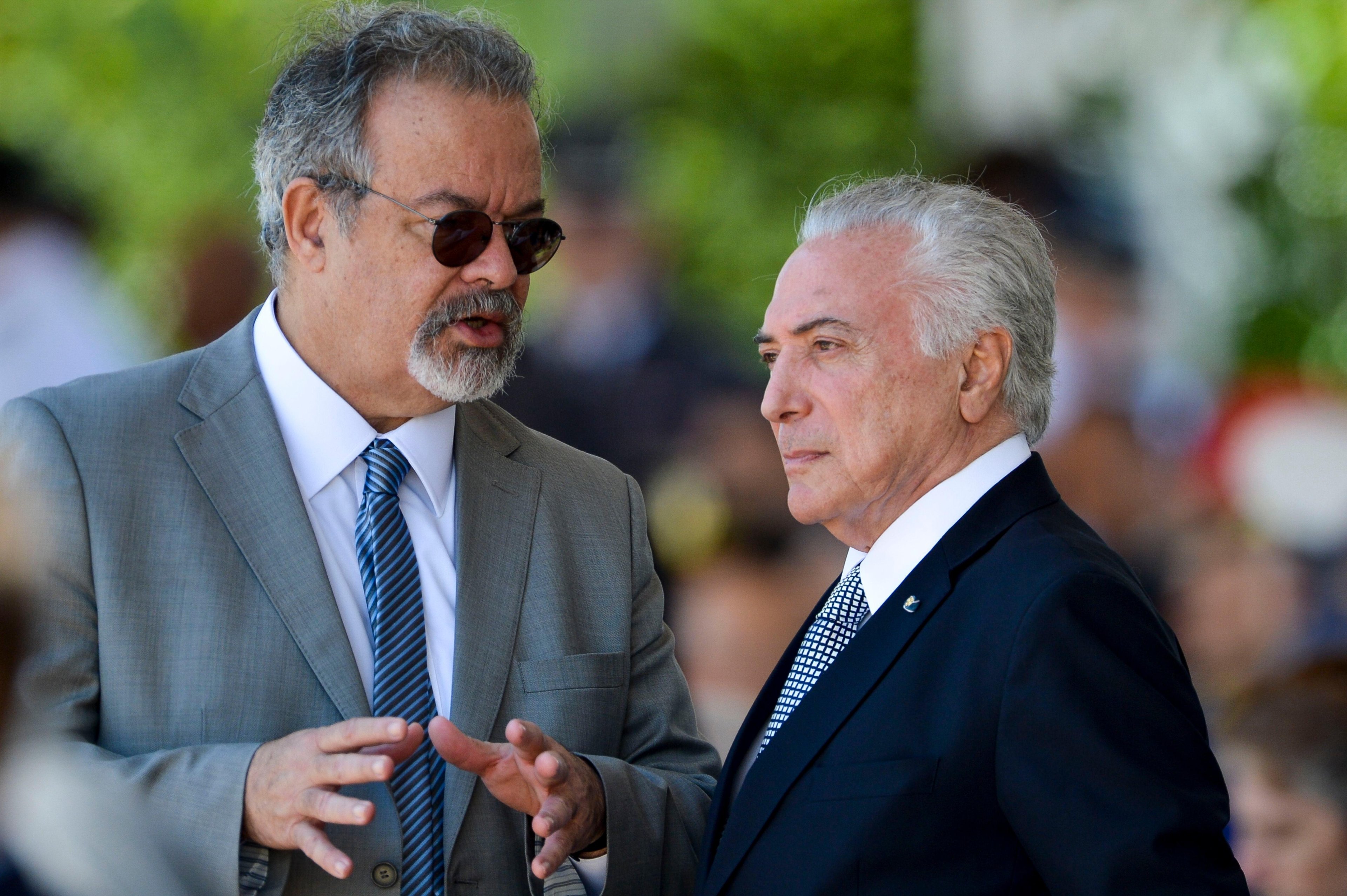 Inqu&eacute;rito de Michel Temer permanece tramitando
