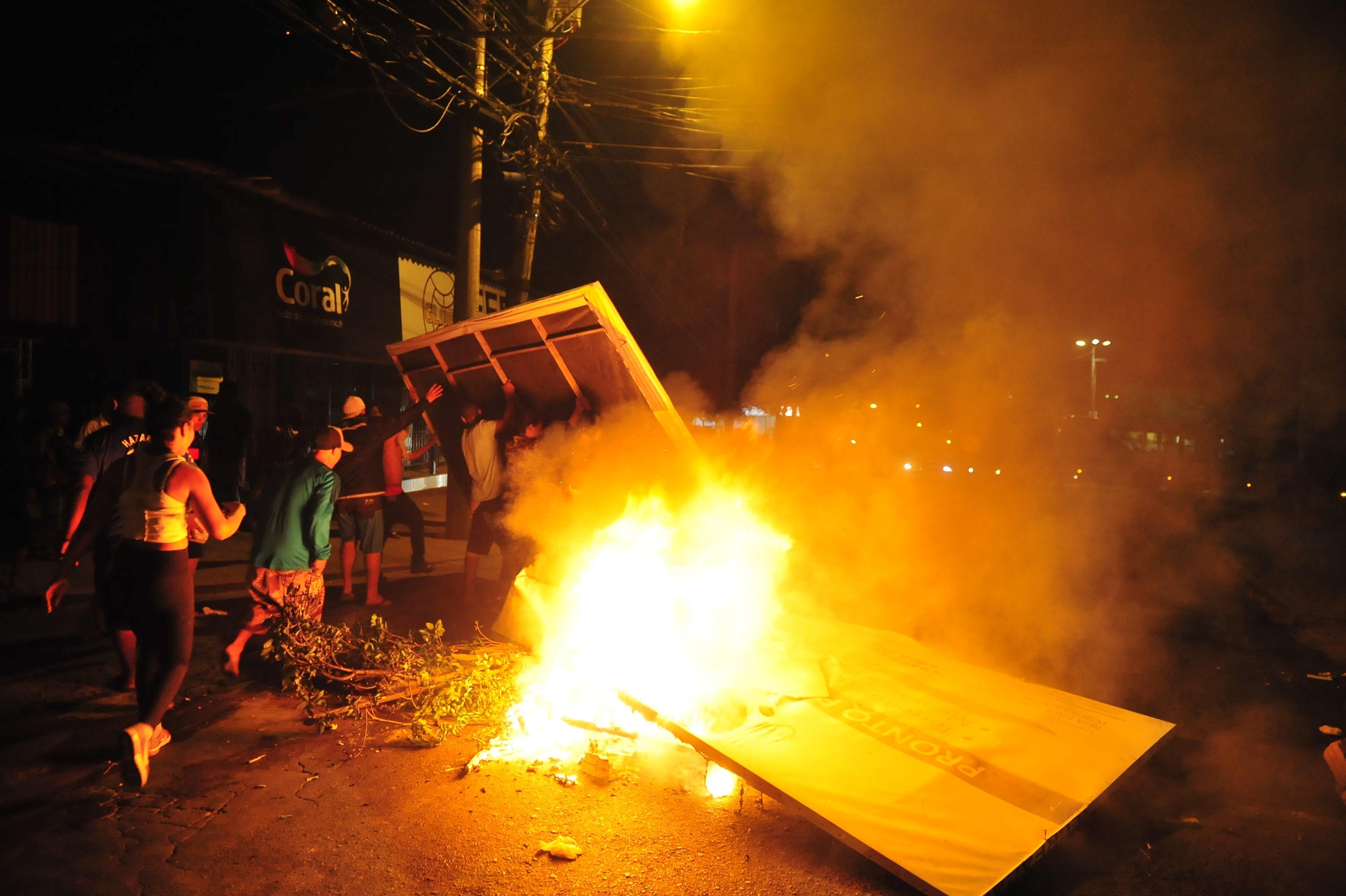 Protestos ocorreram ao longo do dia, na zona Norte de Porto Alegre
