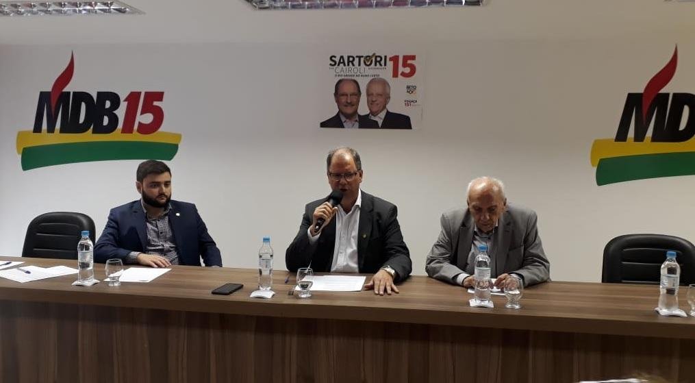 Presidente da sigla no Estado, Alceu Moreira (centro), afirmou que h&aacute; irregularidades nos m&eacute;todos usados pelo instituto  
