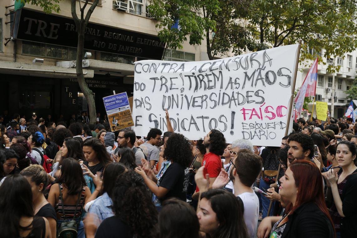 Grupo teve encontro com desembargador para cobrar explica&ccedil;&otilde;es