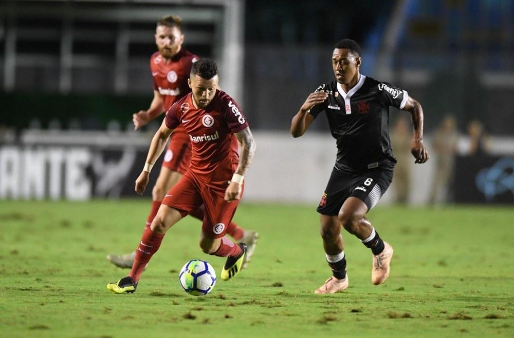 Odair explicou escala&ccedil;&atilde;o de Rossi contra o Vasco