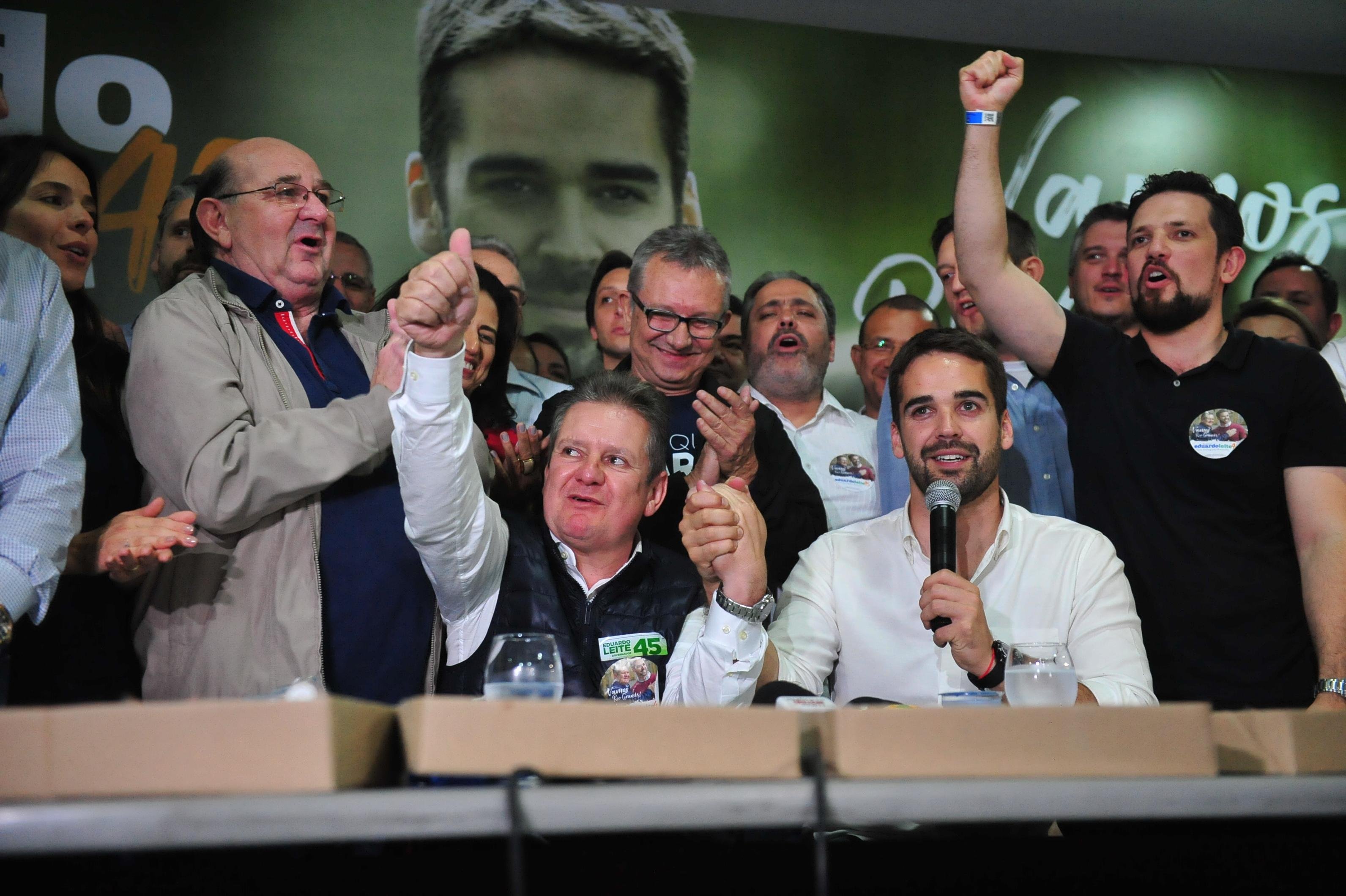 Eduardo Leite viajou para Porto Alegre para comemorar vit&oacute;ria