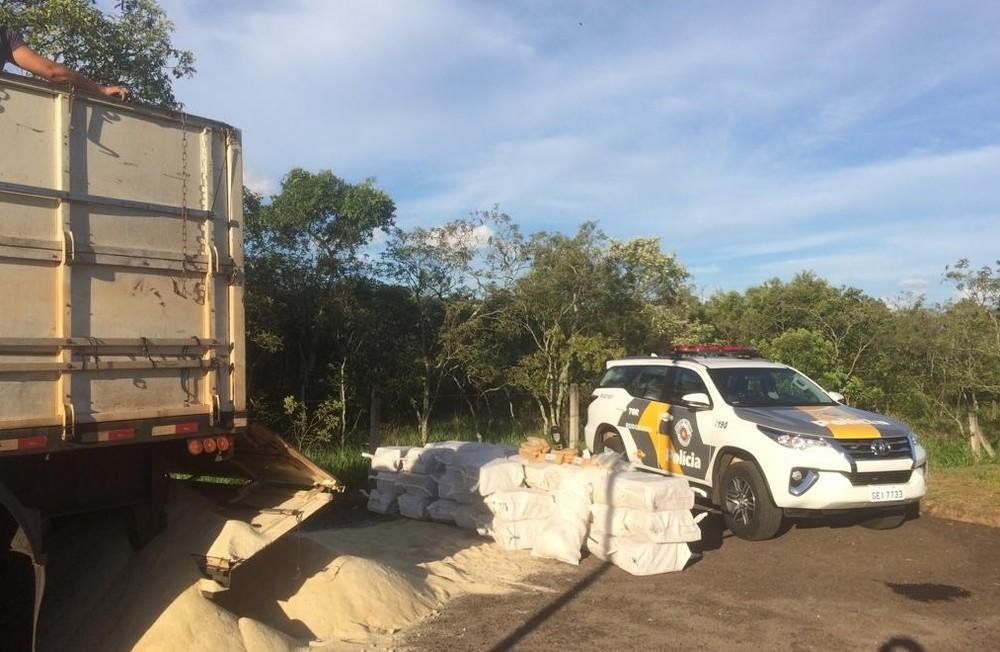 Droga estava escondida sob uma carga de a&ccedil;&uacute;car