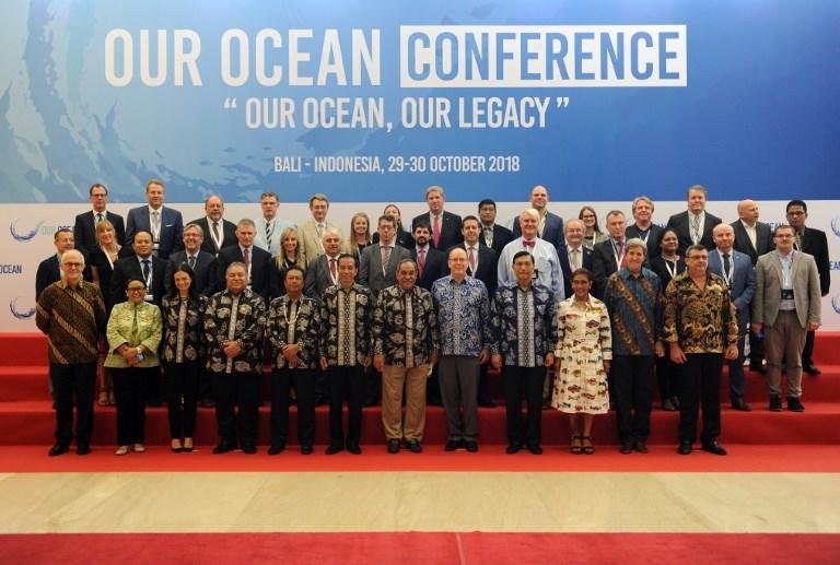 Uni&atilde;o Europeia promete mais 300 milh&otilde;es de euros para proteger oceanos