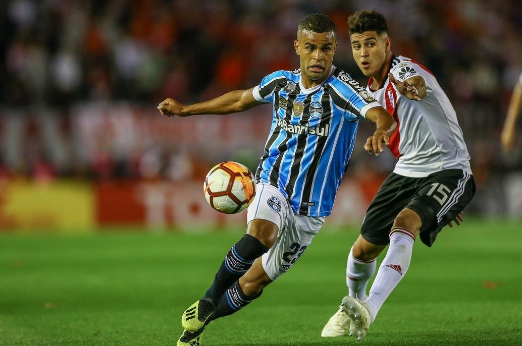 Alisson sugere jogo inteligente do Gr&ecirc;mio contra o River Plate 