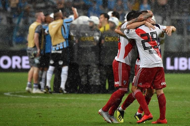 P&ecirc;nalti de Bressan causou elimina&ccedil;&atilde;o do Gr&ecirc;mio
