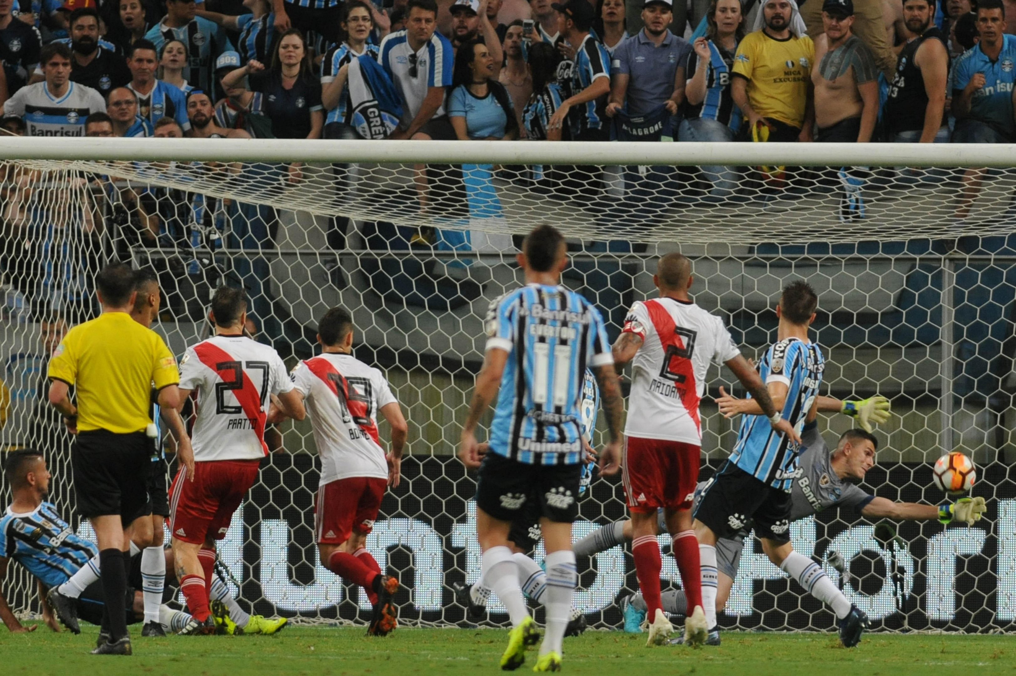 Romildo relata omiss&atilde;o da Conmebol e considera derrota inaceit&aacute;vel 