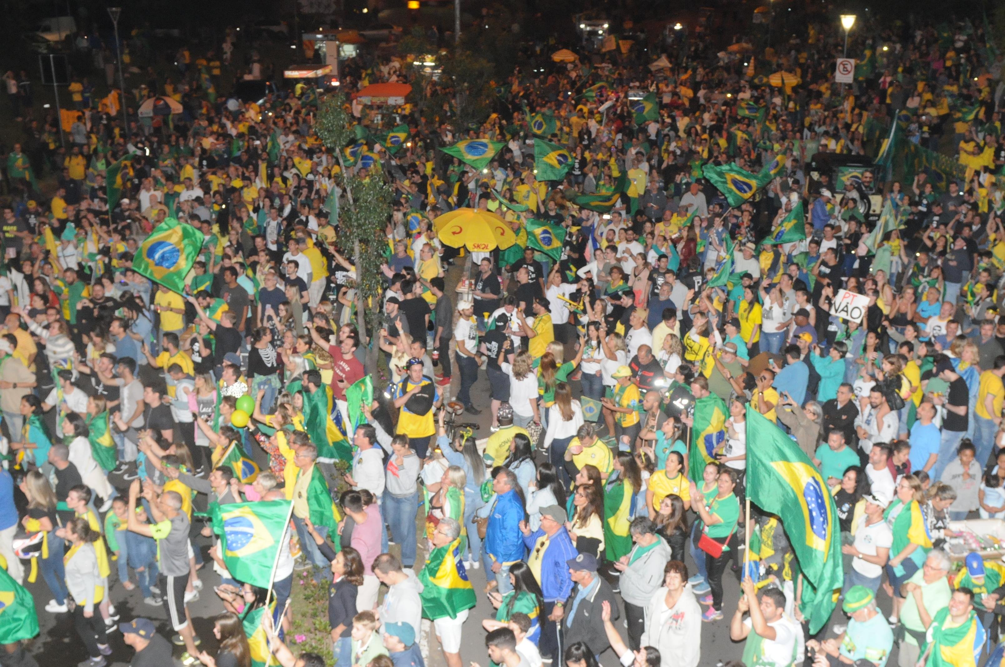 Apoiadores de Bolsonaro se reuniram no Parc&atilde;o