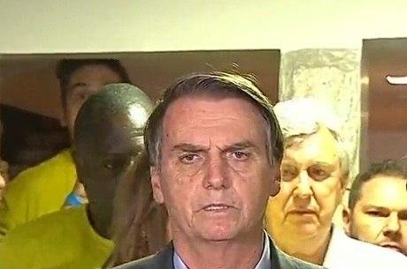 Bolsonaro diz que ser&aacute; um defensor da democracia e da liberdade