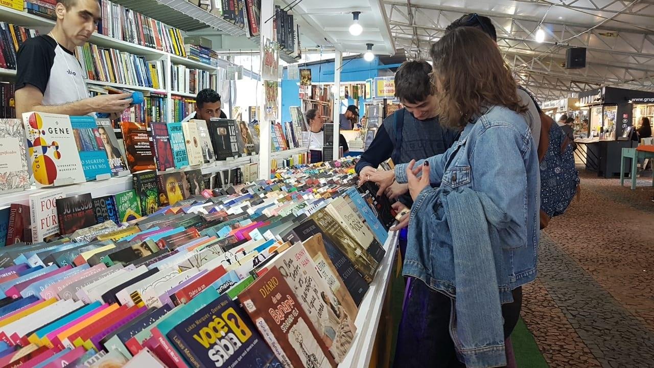 A 64&ordf; Feira do Livro se estende at&eacute; o dia 18 de novembro