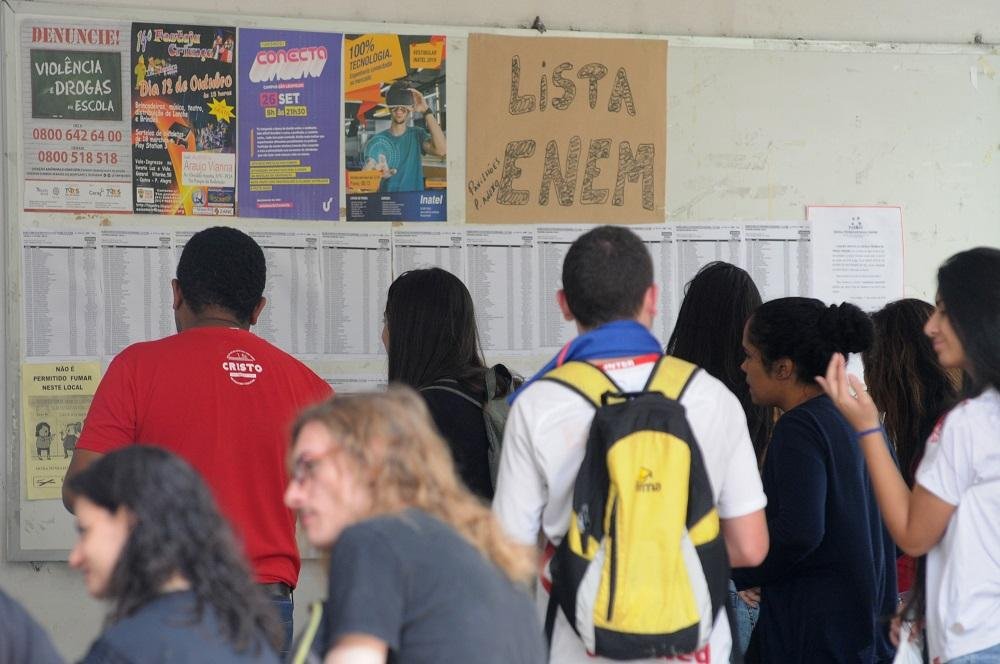 Primeiro dia do Enem &eacute; marcado pela tranquilidade e organiza&ccedil;&atilde;o de estudantes