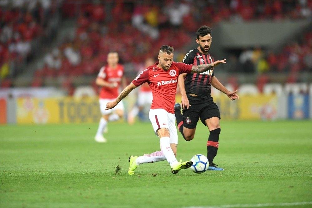 Melo quer Inter despreocupado de advers&aacute;rios e focado em vencer na reta final 