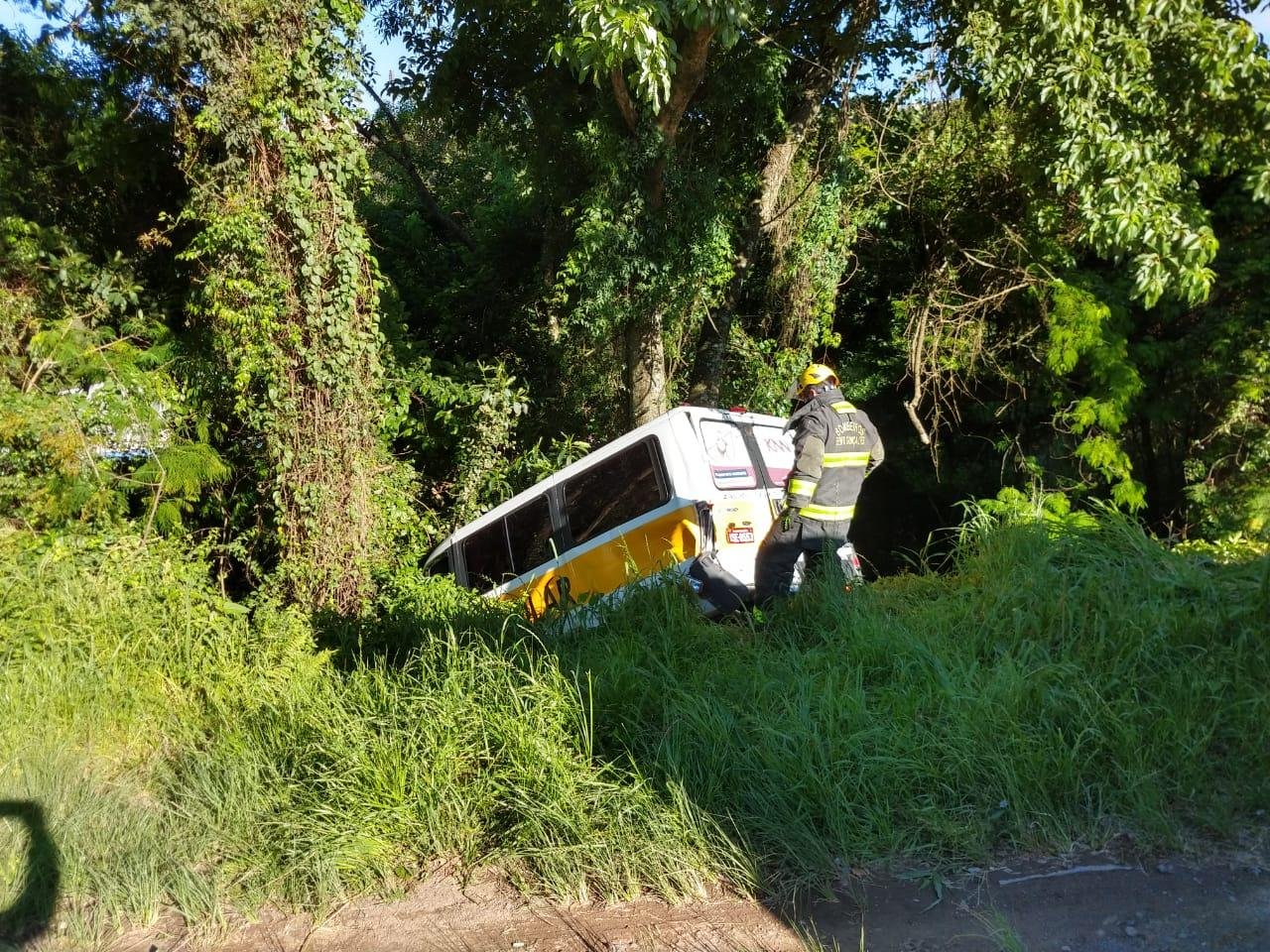 Oito crian&ccedil;as estavam na van no momento do acidente 