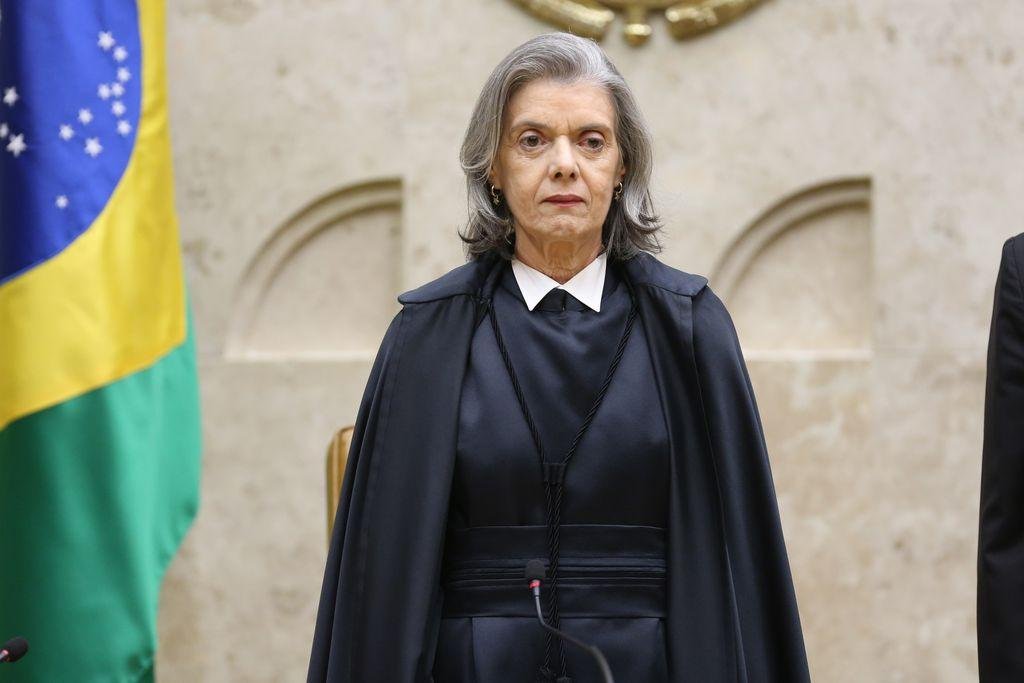 Entre as mudan&ccedil;as positivas citadas por C&aacute;rmen, est&aacute; a vontade de ju&iacute;zes de mudar a Constitui&ccedil;&atilde;o
