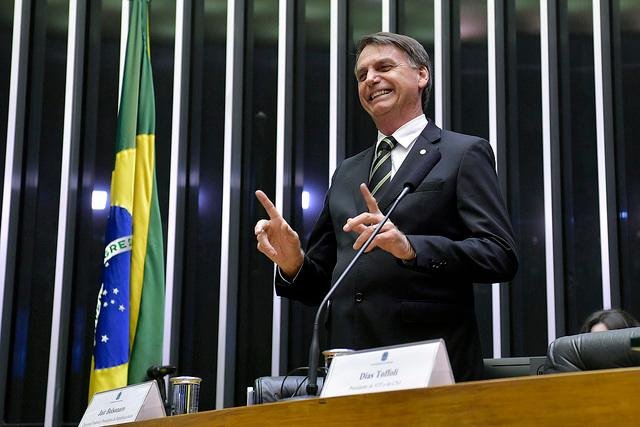 Bolsonaro participou nesta ter&ccedil;a-feira da sess&atilde;o solene em homenagem aos 30 anos da Constitui&ccedil;&atilde;o de 1988