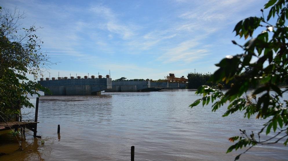 Caso n&atilde;o ocorra a retirada dos moradores da Ilha Grande dos Marinheiros, os trabalhos da estrutura n&atilde;o poder&atilde;o ser conclu&iacute;dos