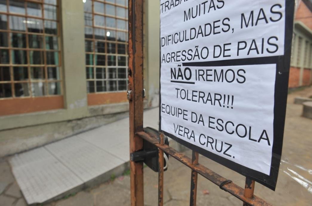 Escola suspendeu as aulas ap&oacute;s diretora ser agredida	