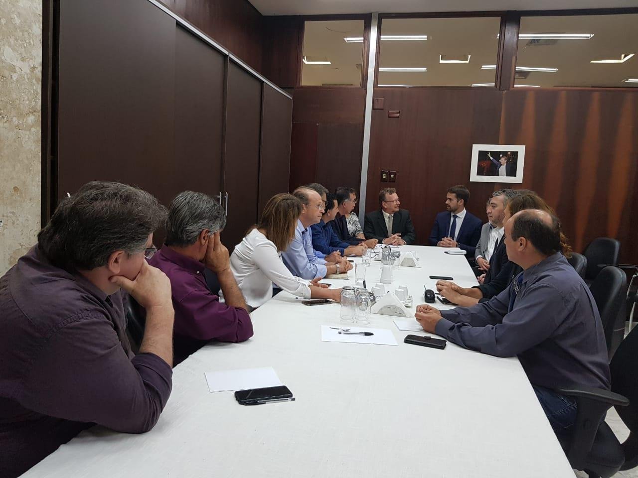 Leite se reuniu com bancadas do PSB, PDT, MDB e PT