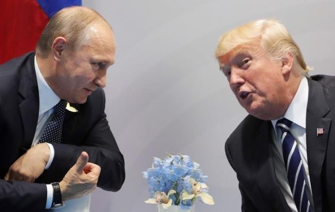 Putin e Trump se reunir&atilde;o rapidamente no domingo em Paris