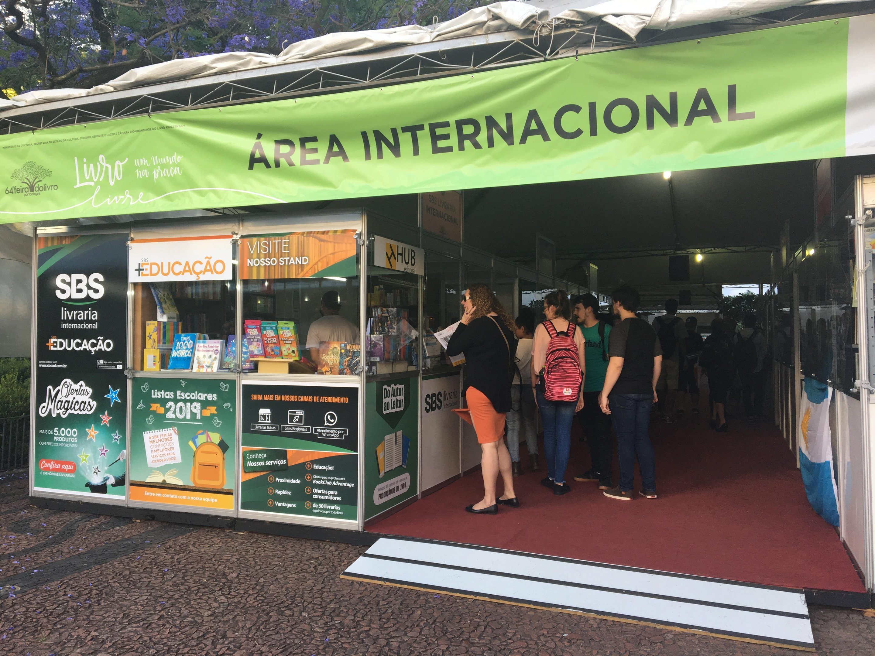 Ala conta com sete bancas em frente ao Caf&eacute; do Margs
