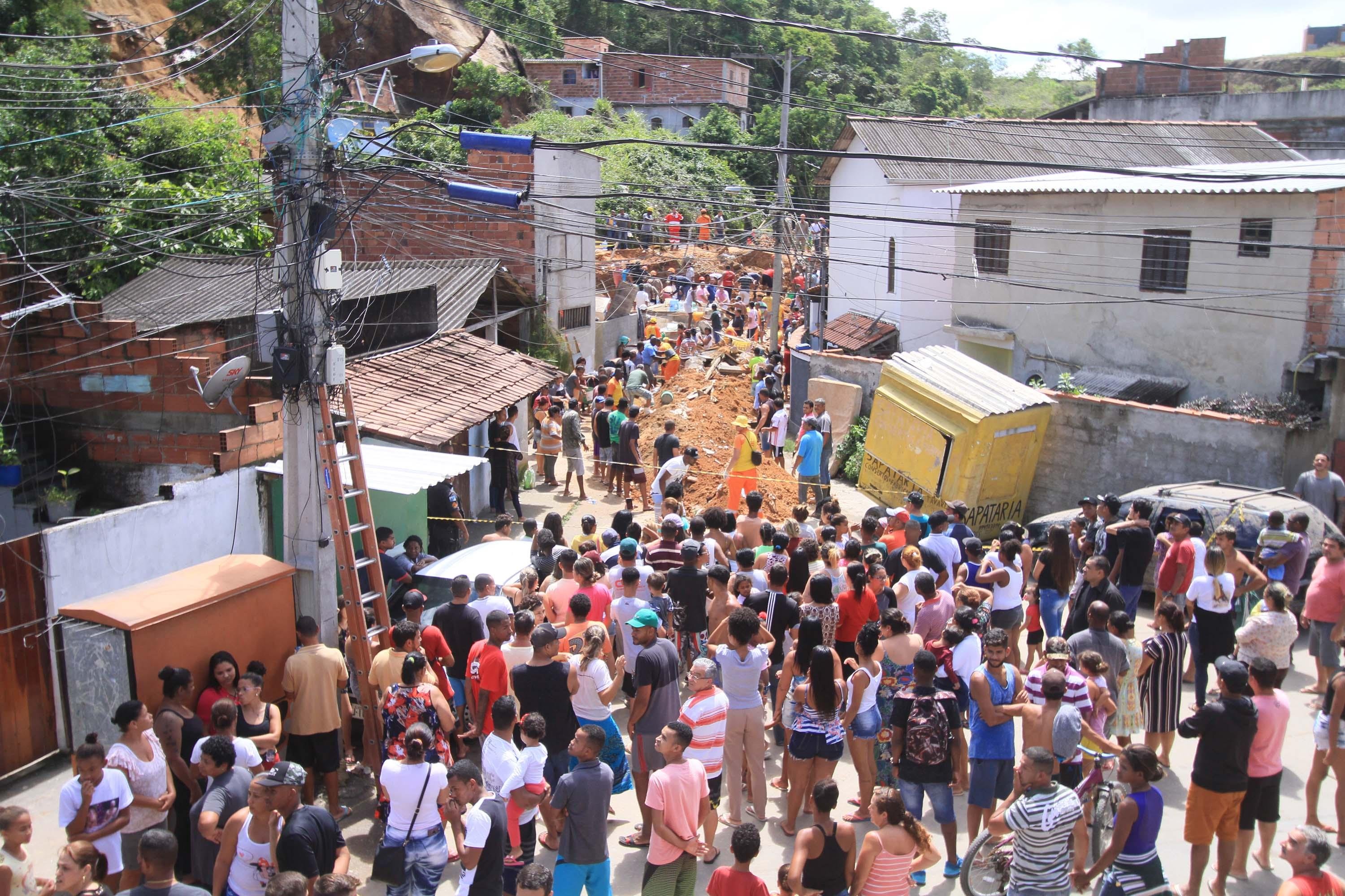 Deslizamento de terra deixou 10 mortos e 11 feridos em Niter&oacute;i