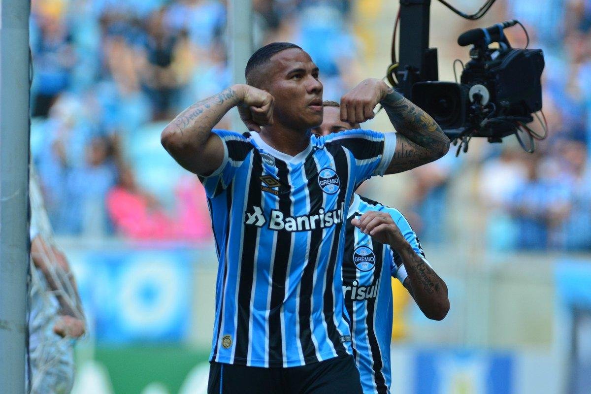 Jael marcou o primeiro gol do Gr&ecirc;mio contra o Vasco