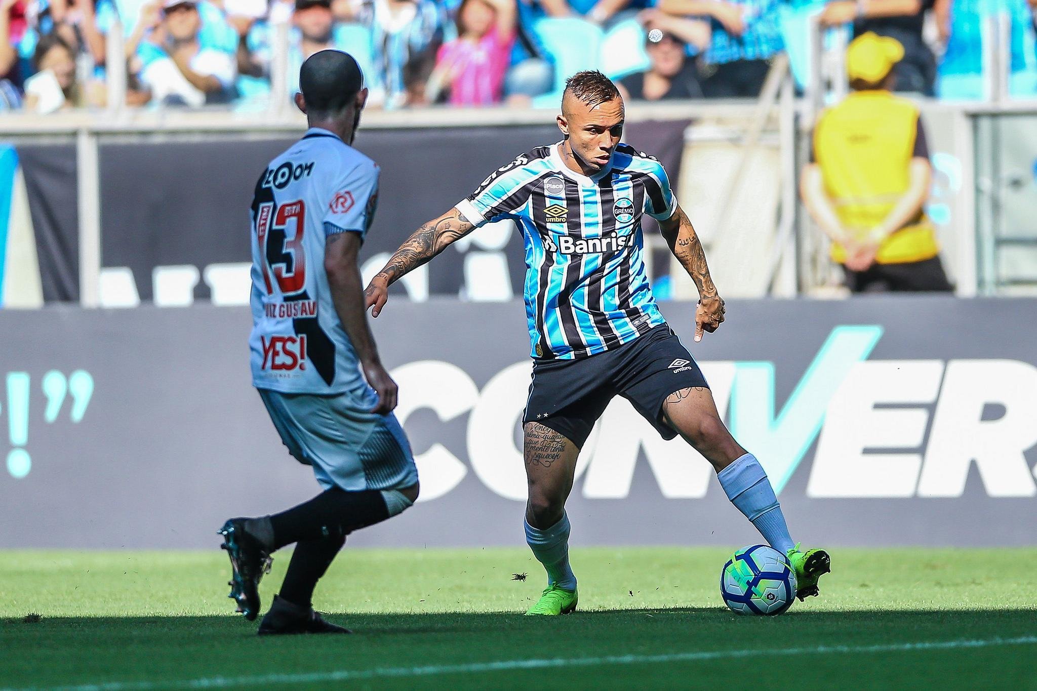 Gr&ecirc;mio enfrenta o Vasco na Arena