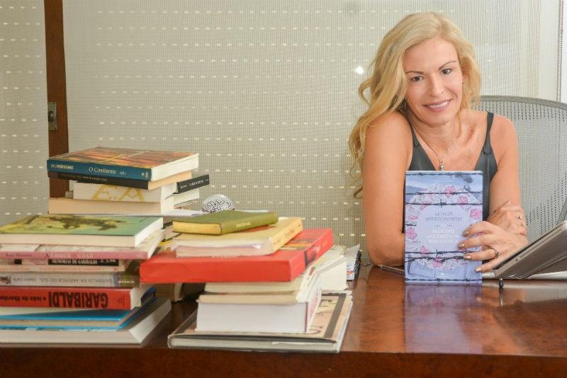 Debate na Feira do Livro re&uacute;ne escritores para discutir fic&ccedil;&atilde;o e empatia dos livros 