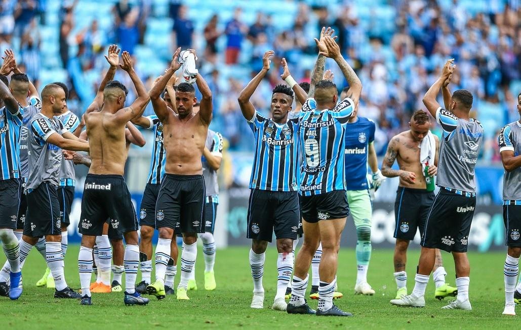 Vit&oacute;ria suada sobre o Vasco colocou o Gr&ecirc;mio no G4	