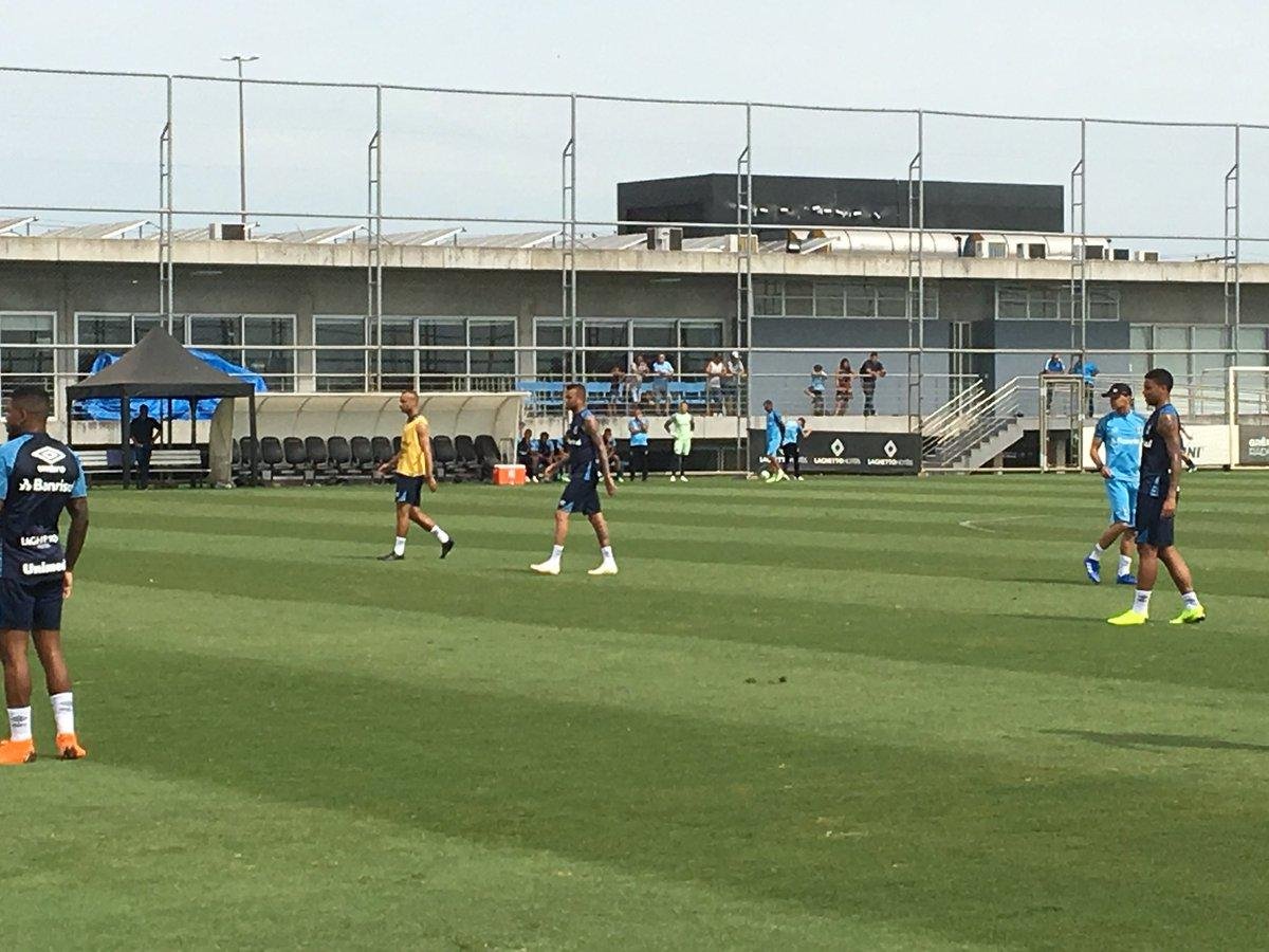 Luan participou da primeira parte do treino do Gr&ecirc;mio