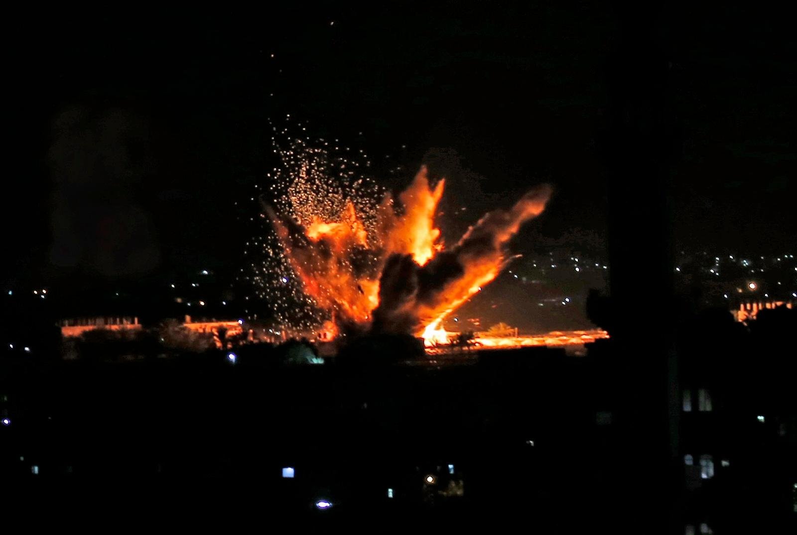 Pa&iacute;ses cobram medidas contra escalada de disparos de foguete do Hamas e bombardeios de Israel