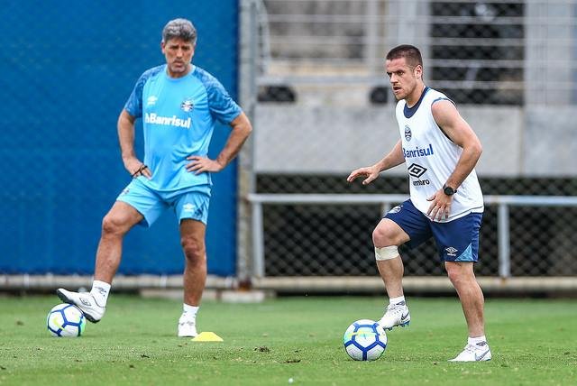 Gr&ecirc;mio passa quase dois meses sem escalar time ideal 