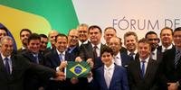 Bolsonaro diz a governadores que há medidas amargas, mas necessárias