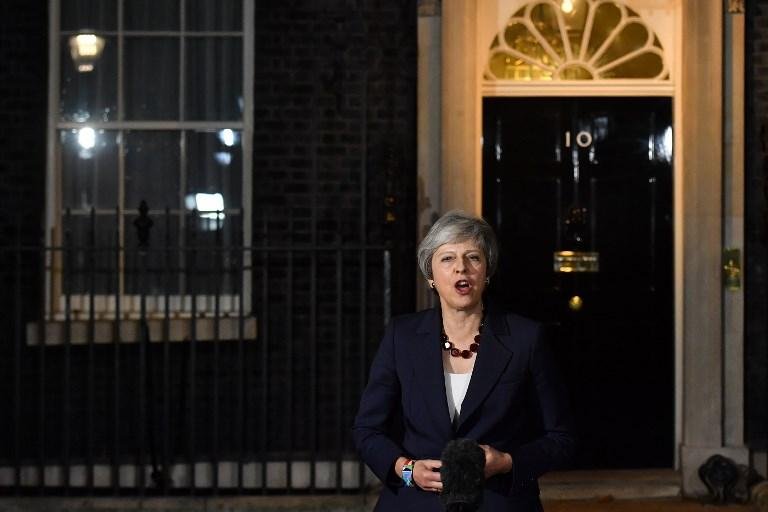Governo brit&acirc;nico respalda projeto de acordo de Brexit