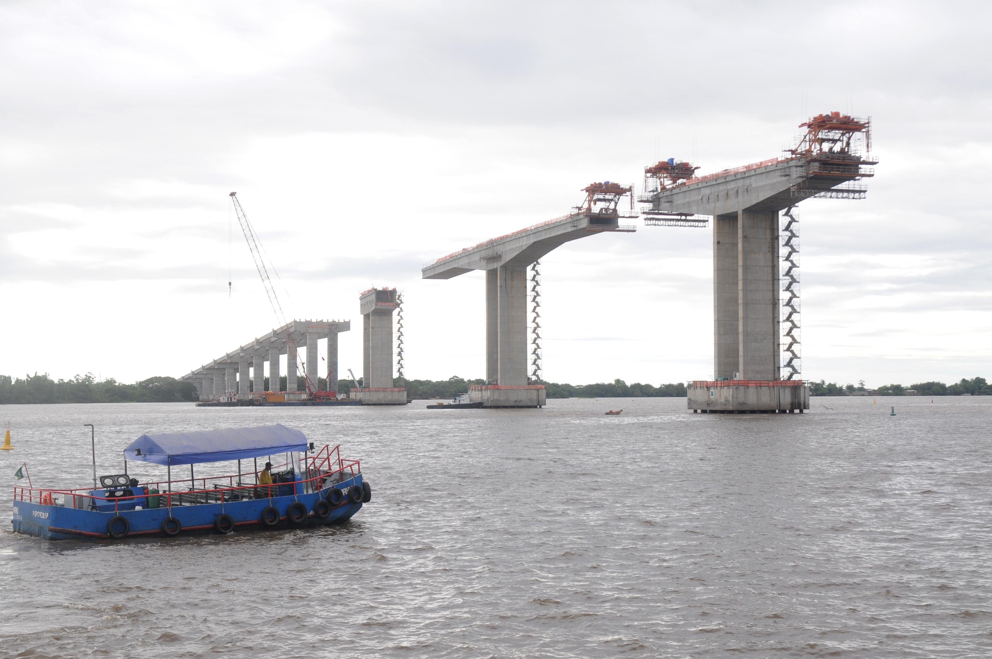 Ponte do Gua&iacute;ba est&aacute; quase 75% conclu&iacute;da, segundo Dnit