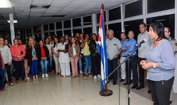 Primeiros m&eacute;dicos retornaram a Cuba nesta quinta