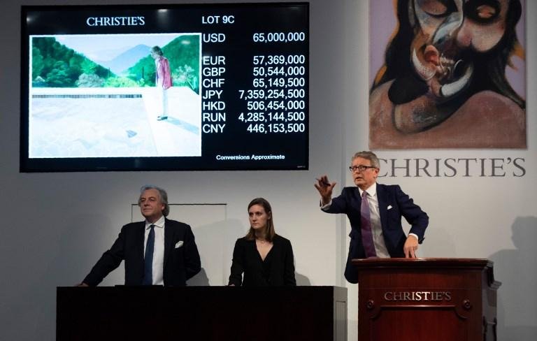 "Portrait of an Artist (Pool with two figures)" destronou "Balloon Dog (Orange)" de Jeff Koons, vendido por 58,4 milh&otilde;es de d&oacute;lares em 2013