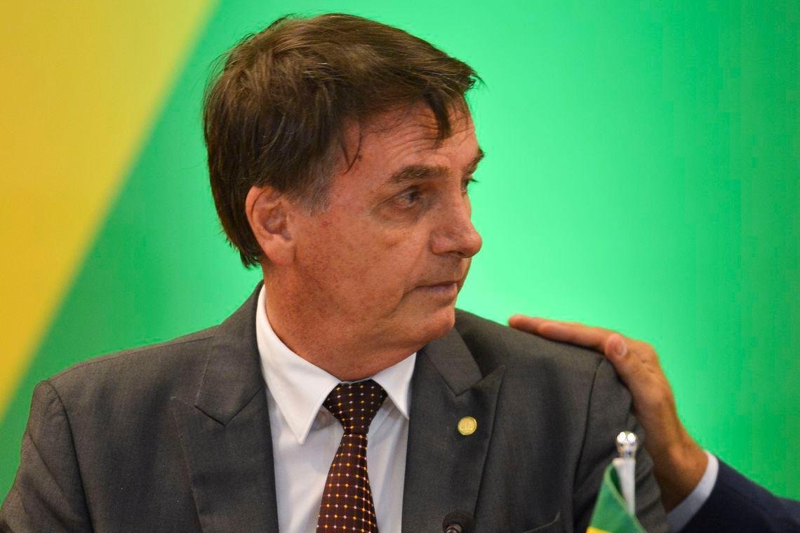Bolsonaro questiona direitos humanos de m&eacute;dicos cubanos
