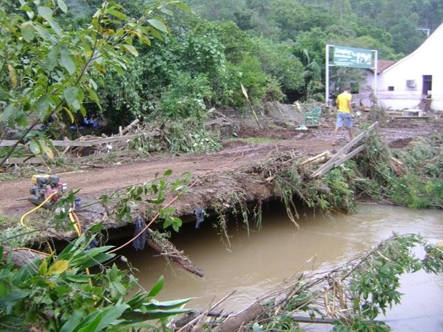 As pontes danificadas ser&atilde;o reconstru&iacute;das