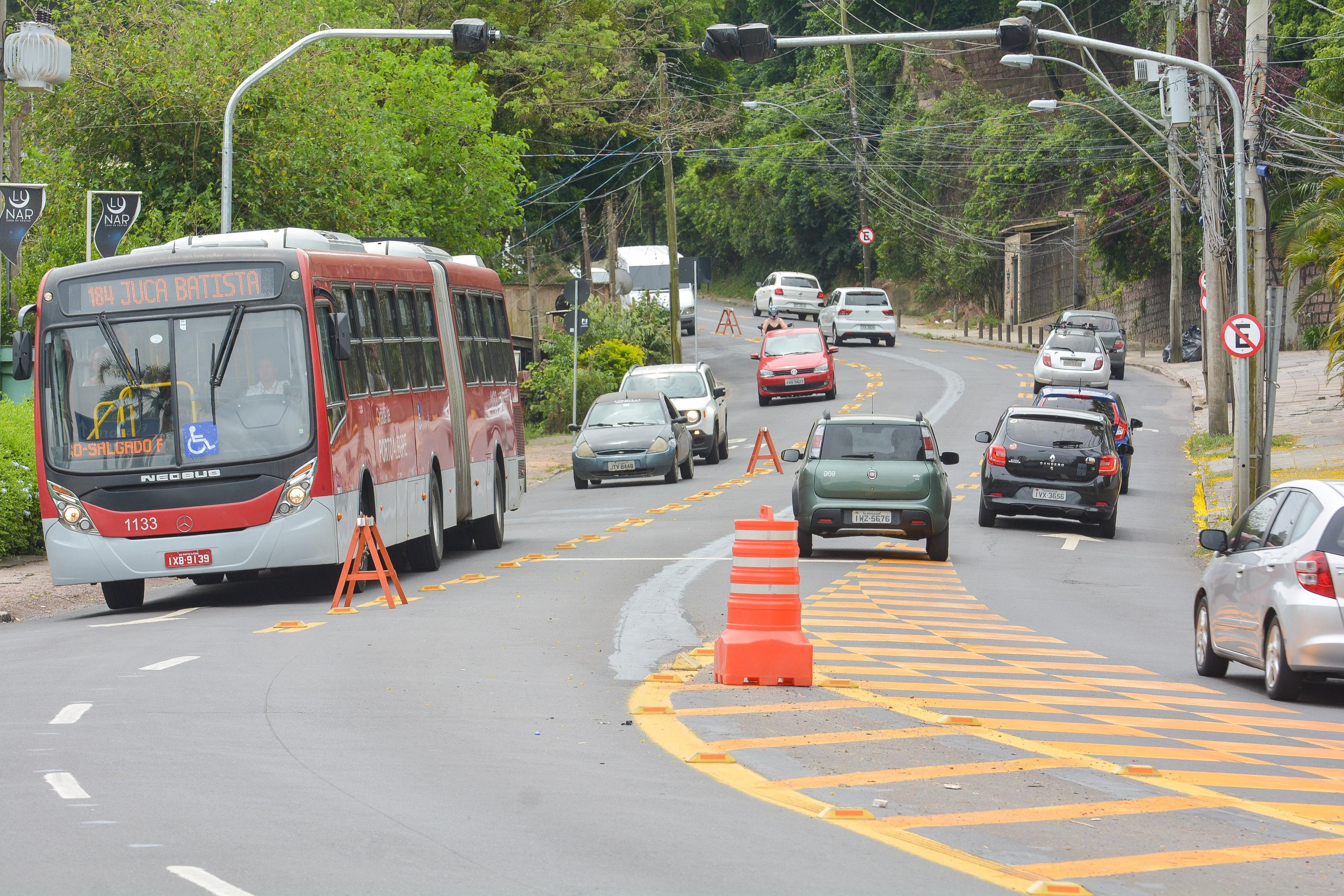 Sem&aacute;foros de faixa revers&iacute;vel na zona Sul operam a partir da pr&oacute;xima ter&ccedil;a