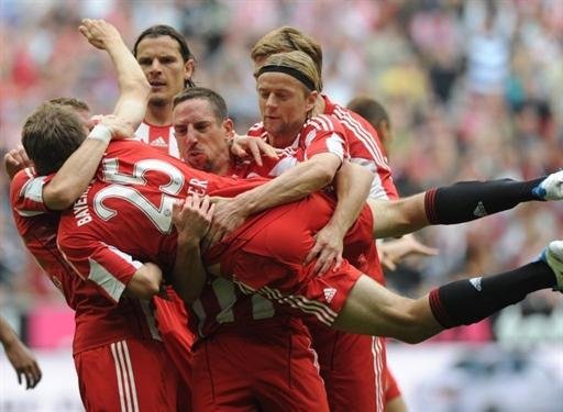 Bayern goleia e assume terceira posi&ccedil;&atilde;o do Alem&atilde;o
