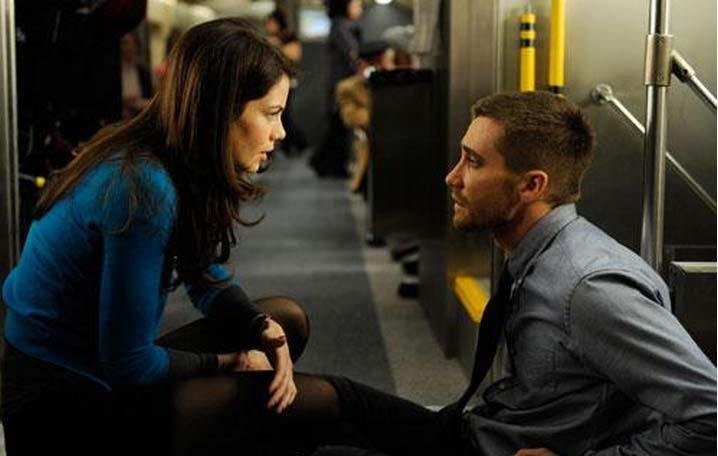 Michelle Monaghan e Jake Gyllenhall vivem tens&atilde;o na trama dirigida por Duncan Jones